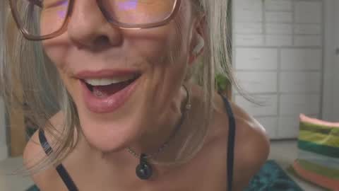 Hi Im Sunnie - Next show Friday August 1 online show from April 14, 2:28 am