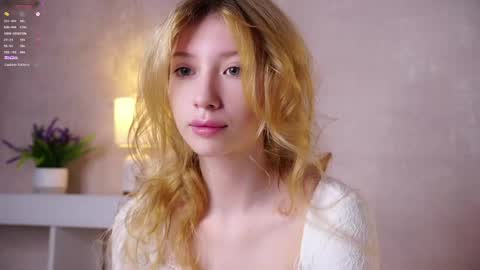 Lily online show from May 29, 2:37 pm