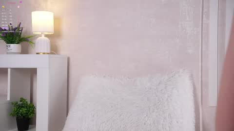 Lily online show from May 31, 6:09 pm