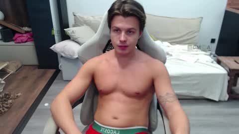 Snapshot of sunny1girl chatting on October 23, 12:04 pm Alice and Sergey online show from October 23, 12:04 pm