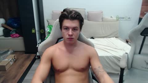 Snapshot of sunny1girl chatting on November 6, 7:09 am Alice and Sergey online show from November 6, 7:09 am