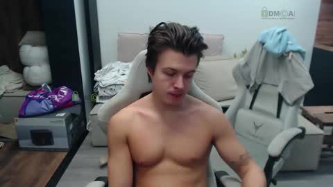 Snapshot of sunny1girl chatting on November 13, 7:07 am Alice and Sergey online show from November 13, 7:07 am