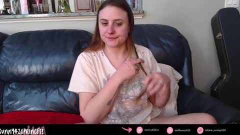 Snapshot of sunny420princess chatting on February 20, 1:30 pm Sunny420 online show from February 20, 1:30 pm