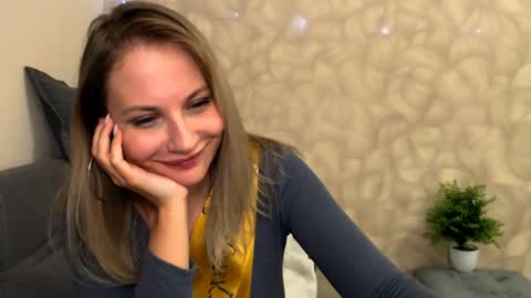 Naomi online show from December 8, 10:47 pm