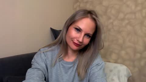 Naomi online show from December 11, 5:04 pm