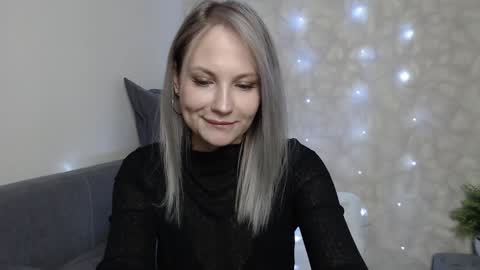 Naomi online show from December 12, 9:04 pm