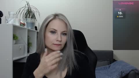 Naomi online show from January 20, 9:43 pm