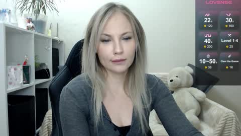 Naomi online show from December 4, 4:55 am