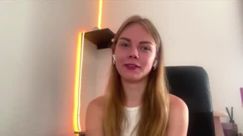 sunny_gaze online show from July 31, 9:09 am
