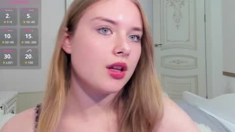 Snapshot of sunny_love__ chatting on November 29, 12:19 pm Vanessa online show from November 29, 12:19 pm