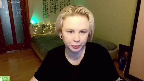 Snapshot of sunny_mood chatting on December 14, 7:07 am sunny mood online show from December 14, 7:07 am