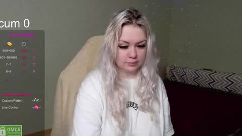 Snapshot of sunny_mood chatting on December 15, 5:02 am sunny mood online show from December 15, 5:02 am