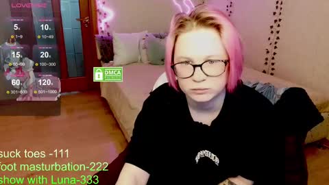 Snapshot of sunny_mood chatting on February 16, 6:10 am sunny mood online show from February 16, 6:10 am