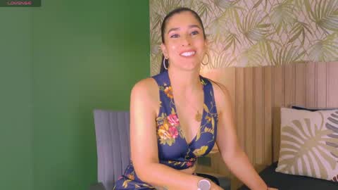 Snapshot of sunny_river chatting on April 24, 12:07 pm Sunny River online show from April 24, 12:07 pm