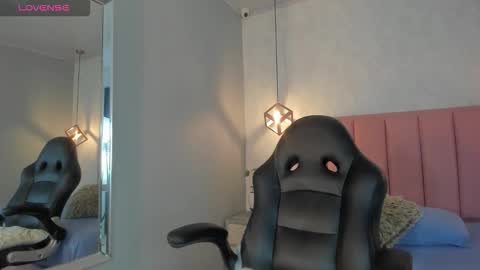  S U N N Y online show from November 19, 12:38 pm