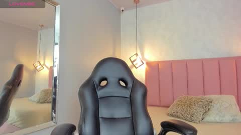  S U N N Y online show from February 19, 12:34 pm