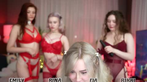 Snapshot of sunnyfia chatting on September 19, 3:52 am Fia  -  TG -  Mia -  Alice -  online show from September 19, 3:52 am
