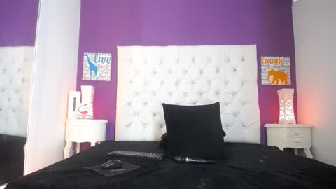  Sunny  online show from December 3, 11:24 pm