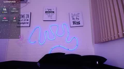  Sunny  online show from February 18, 8:36 pm