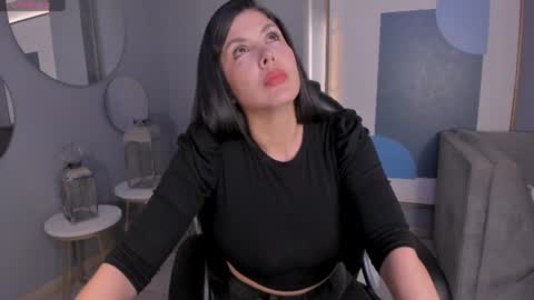 Snapshot of sunnyrivers_ chatting on July 4, 5:52 pm Sunny Rivers online show from July 4, 5:52 pm