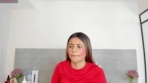 sunnywhitee online show from April 7, 7:14 pm