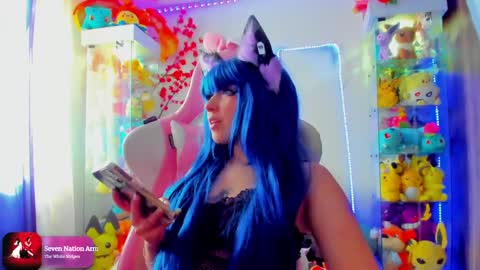 Snapshot of sunofureku_melody chatting on January 8, 8:18 pm RAVENCLAU GIRL online show from January 8, 8:18 pm