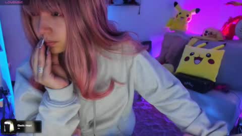 Snapshot of sunofureku_melody chatting on September 20, 12:06 pm RAVENCLAU GIRL online show from September 20, 12:06 pm