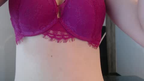 Susana   Mejia online show from May 5, 12:35 pm