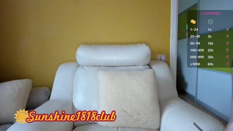 Snapshot of sunshine1818club chatting on October 18, 6:16 am Angela Sunshine1818club online show from October 18, 6:16 am