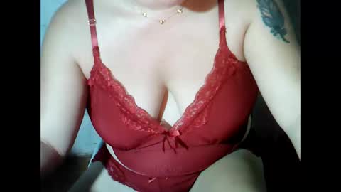 Snapshot of sunshine_38 chatting on November 3, 9:32 am sunshine_38 online show from November 3, 9:32 am