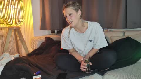 Snapshot of sunshine_diddy chatting on January 11, 11:13 pm Ava online show from January 11, 11:13 pm