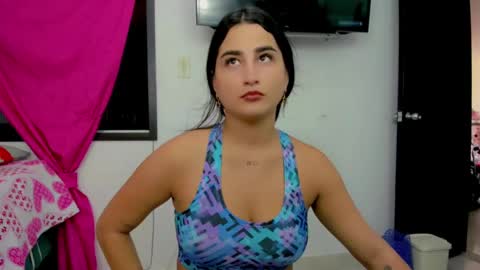 Andrea Rodriguez online show from December 8, 7:00 pm