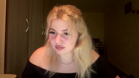 sunshinyflash online show from November 25, 6:08 pm