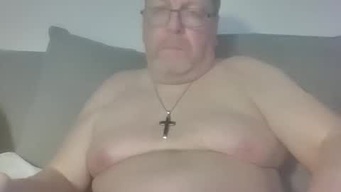 Snapshot of sunspotbaby chatting on April 9, 10:48 pm Sunspotbaby online show from April 9, 10:48 pm