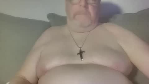 Snapshot of sunspotbaby chatting on April 25, 3:20 am Sunspotbaby online show from April 25, 3:20 am