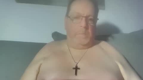 Snapshot of sunspotbaby chatting on May 17, 12:41 am Sunspotbaby online show from May 17, 12:41 am