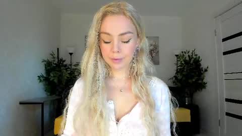 Snapshot of super_peach chatting on July 18, 3:54 am Jenn online show from July 18, 3:54 am