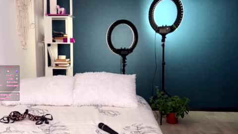 ANNApvt open full info in bio online show from November 4, 4:39 pm