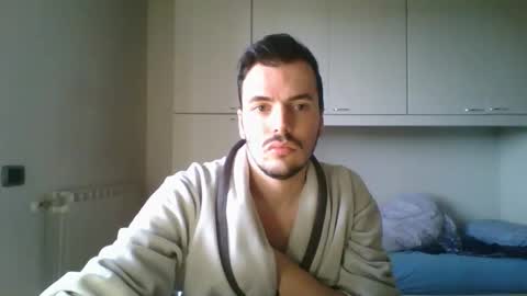 Snapshot of superbirdman12345 chatting on November 18, 10:41 am Bighead online show from November 18, 10:41 am