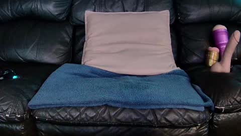 Thomas online show from January 1, 7:21 pm