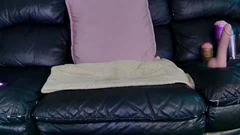 Thomas online show from January 5, 8:10 pm