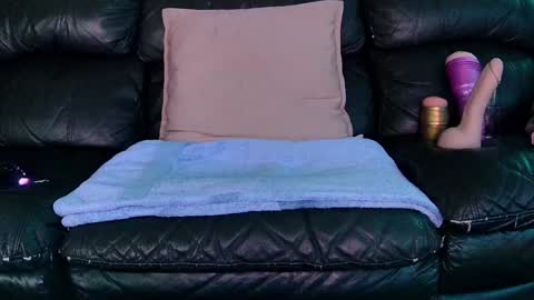 Thomas online show from January 19, 6:53 pm