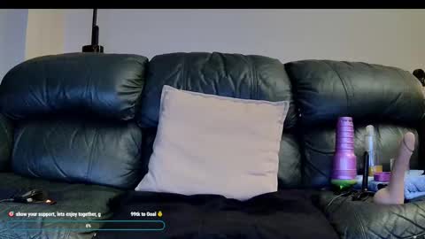 Thomas online show from November 23, 7:46 pm