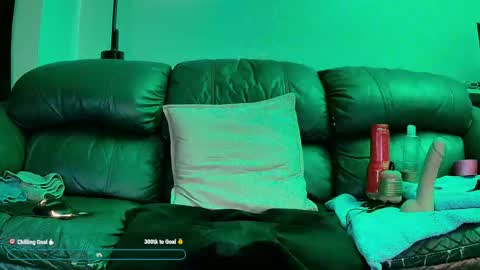 Thomas online show from April 19, 7:49 pm