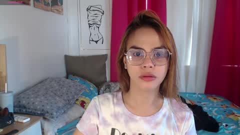 Snapshot of superhotvaleria chatting on October 28, 12:25 am Im val online show from October 28, 12:25 am