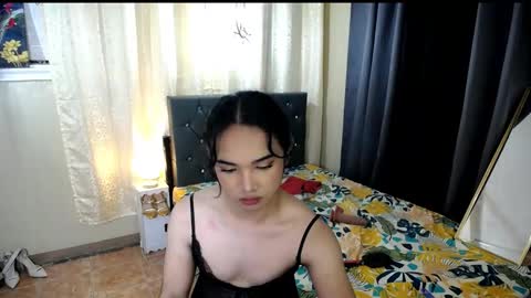 superlatinawild4ux online show from November 19, 3:39 am