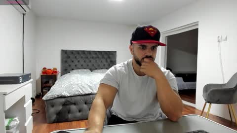 supermanboyxxl online show from November 27, 6:48 am