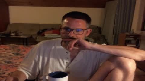 Snapshot of supersquirrel81 chatting on June 18, 9:08 pm supersquirrel81 online show from June 18, 9:08 pm