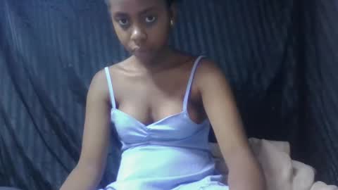 Snapshot of surbelle chatting on January 13, 8:08 am surbelle online show from January 13, 8:08 am