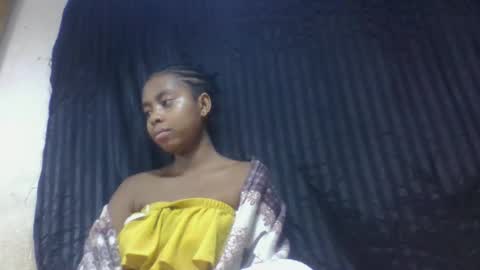 Snapshot of surbelle chatting on January 15, 6:51 am surbelle online show from January 15, 6:51 am